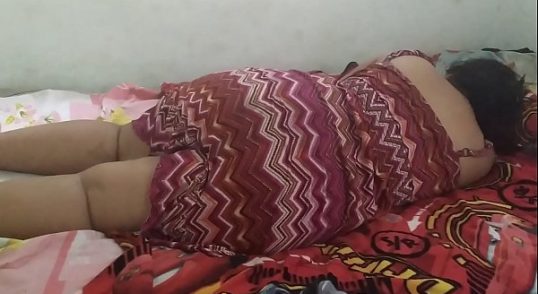 ديوث يصور زوجته